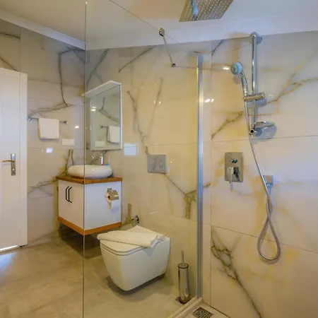 Infinity Beyaz * 페티예